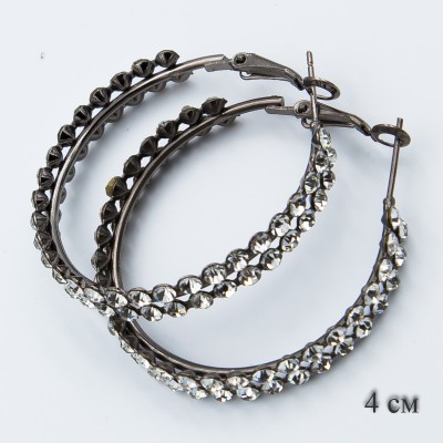 Серьги-кольца№1752 4 см с белыми стразами оптом.