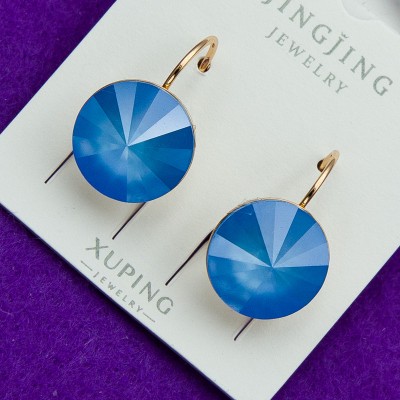 Сережки xuping№108В   SWAROVSKI на круглому замку блакитного кольору  купити медзолото оптом від виробника